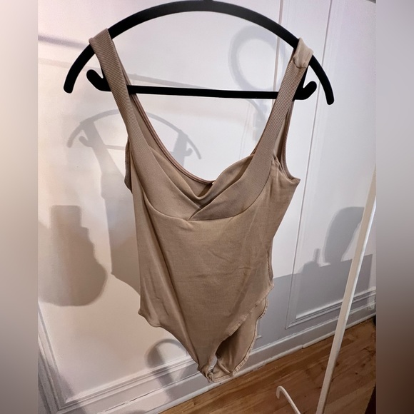 CREAM BODYSUIT // H&M// size medium can fit large - Picture 2 of 6